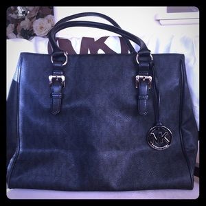 Michael Kors purse/tote.