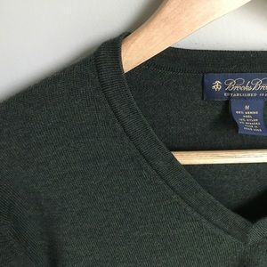Brooks Brothers Saxxon Wool V-Neck Sweater