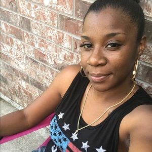 Meet your Posher, Latonya