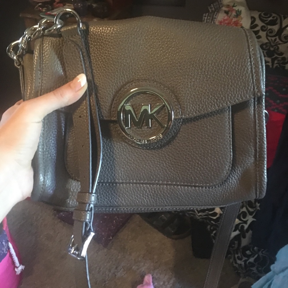 Michael Kors elephant color large cross body