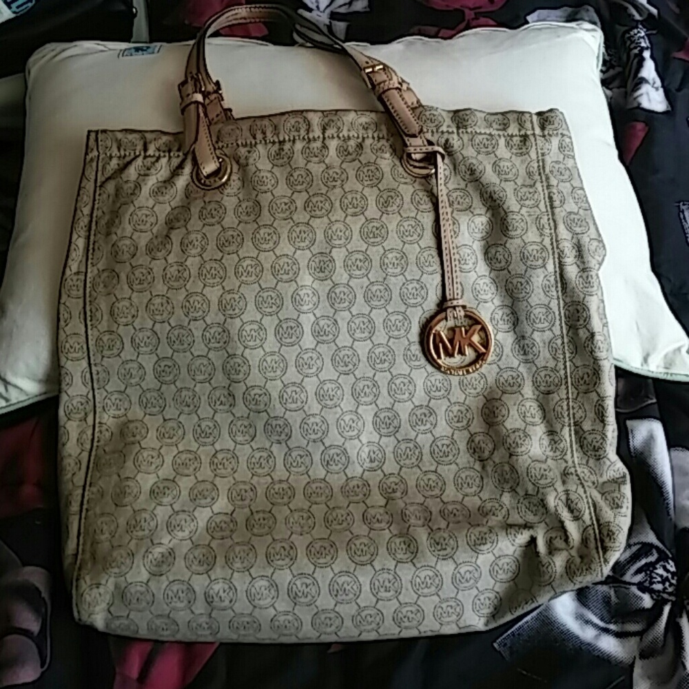 Large Michael Kors shoulder bag