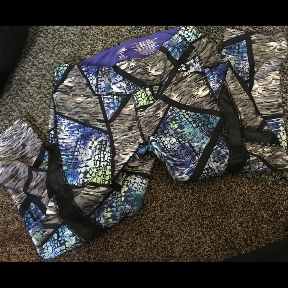 Avia Capri fitted workout pants