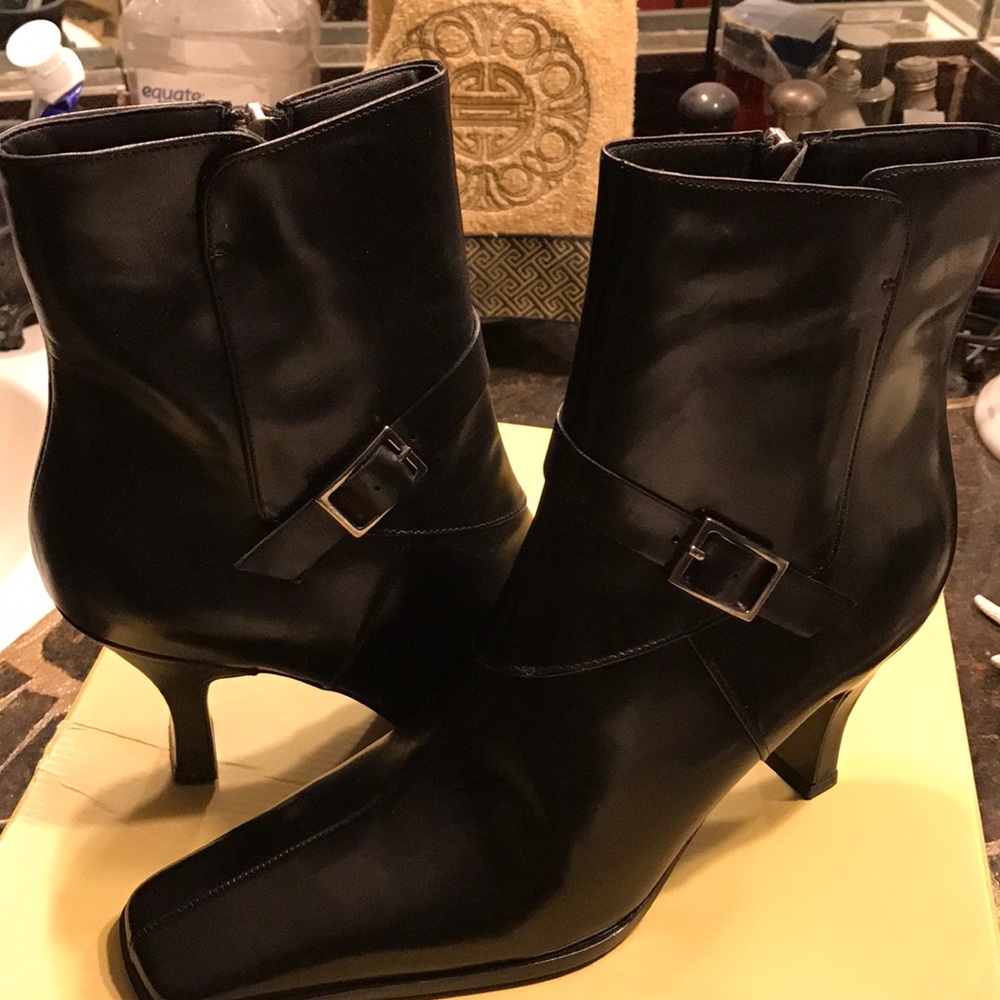 Enzo Angiolini black boots, NEW without tags