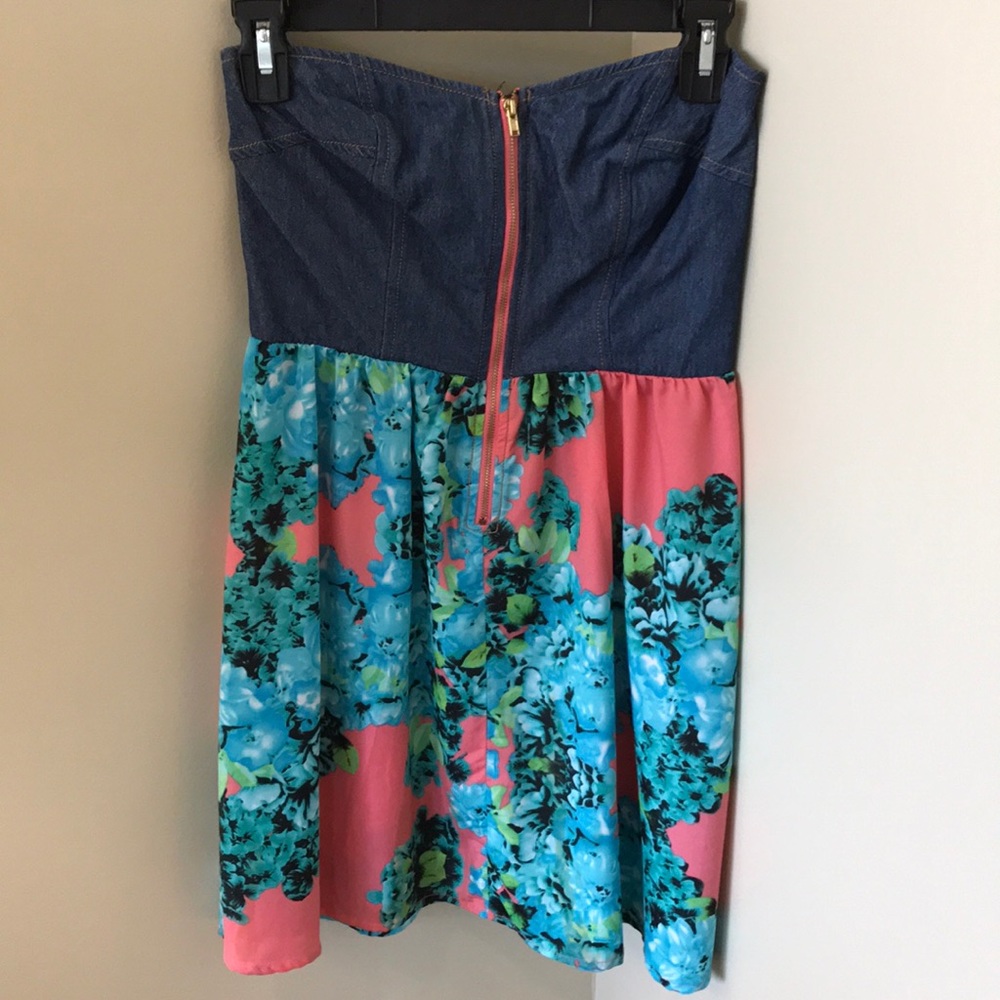 Strapless dress