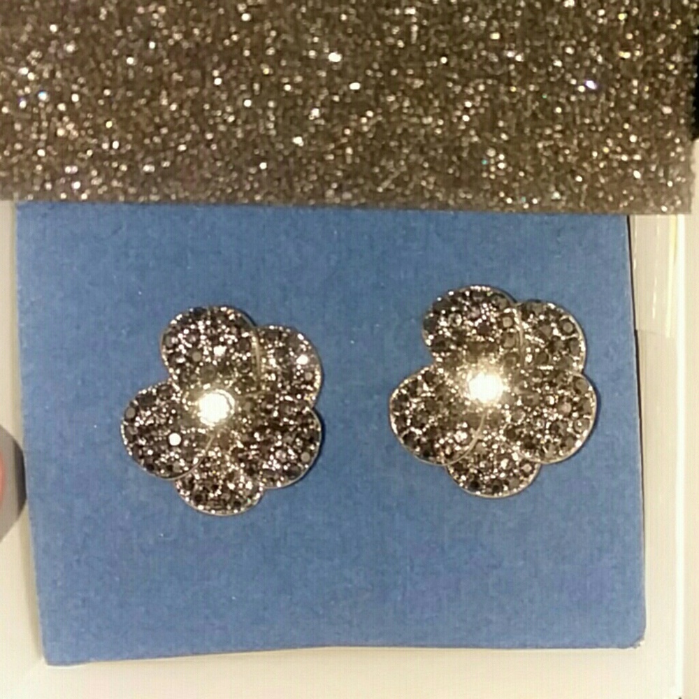 Avon boutique earrings