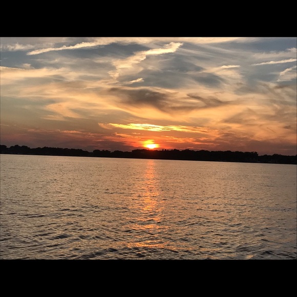 Meet your Posher - Hello from WI!  PET & SMOKE FREE HOME! - Picture 2 of 6