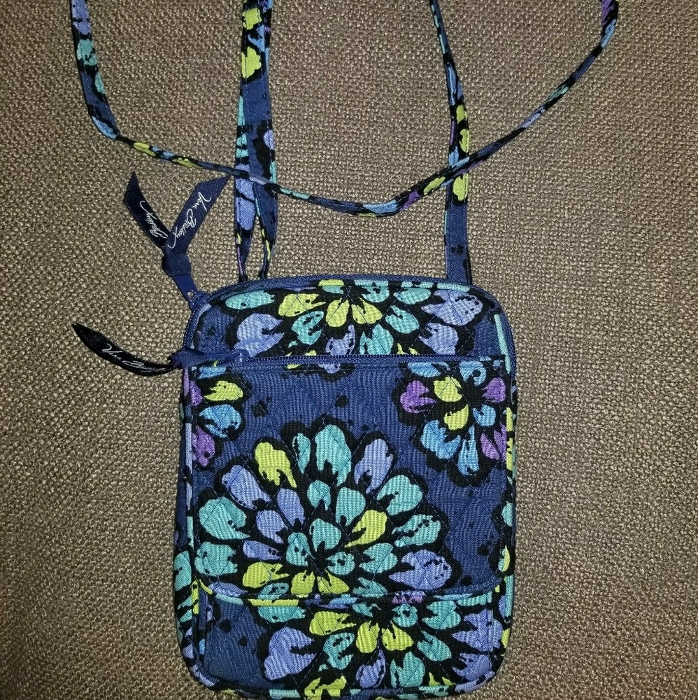 Vera Bradley hipster purse -NEW! Precious pattern!
