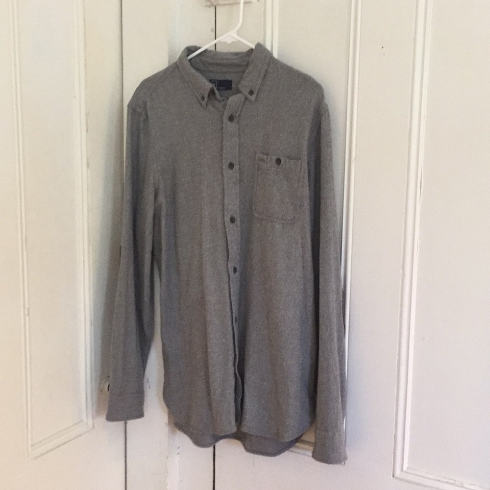 Gap button up