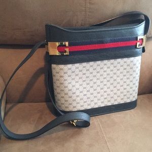 Gucci Shoulder Bag