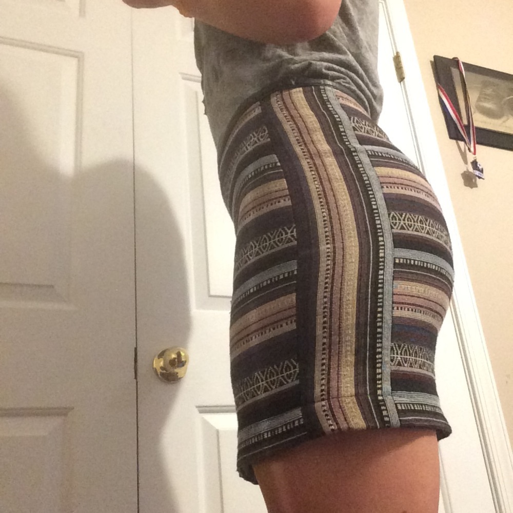 💎 Patterned Skirt 💎 - Picture 3 of 4