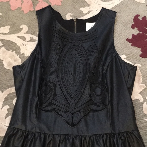 Faux leather dress - Picture 2 of 6