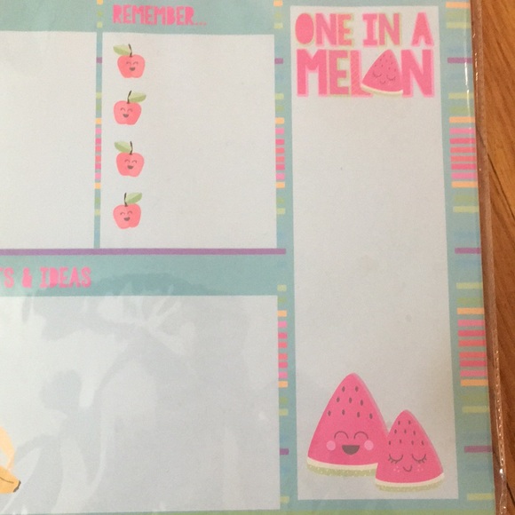 NWT- Desk Pad Planner - Picture 4 of 6