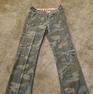 DA-NANG camo Capri