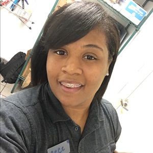 Meet your Posher, Cierra