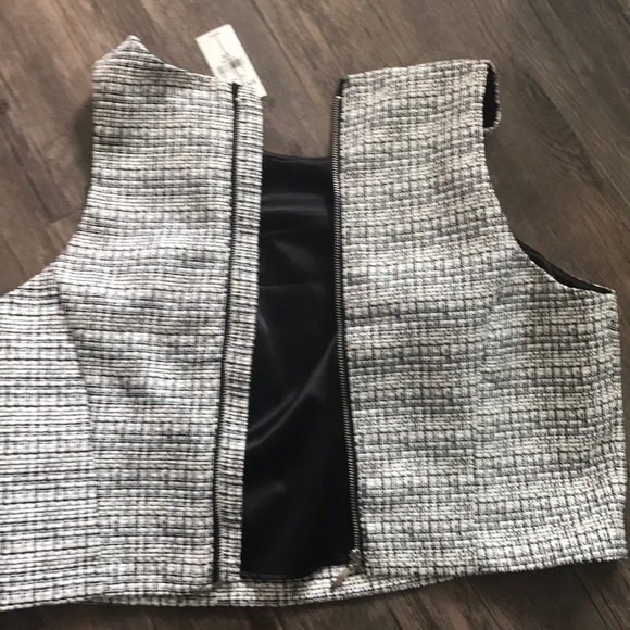 Sold. ✔️Crop top, express. - Picture 3 of 4