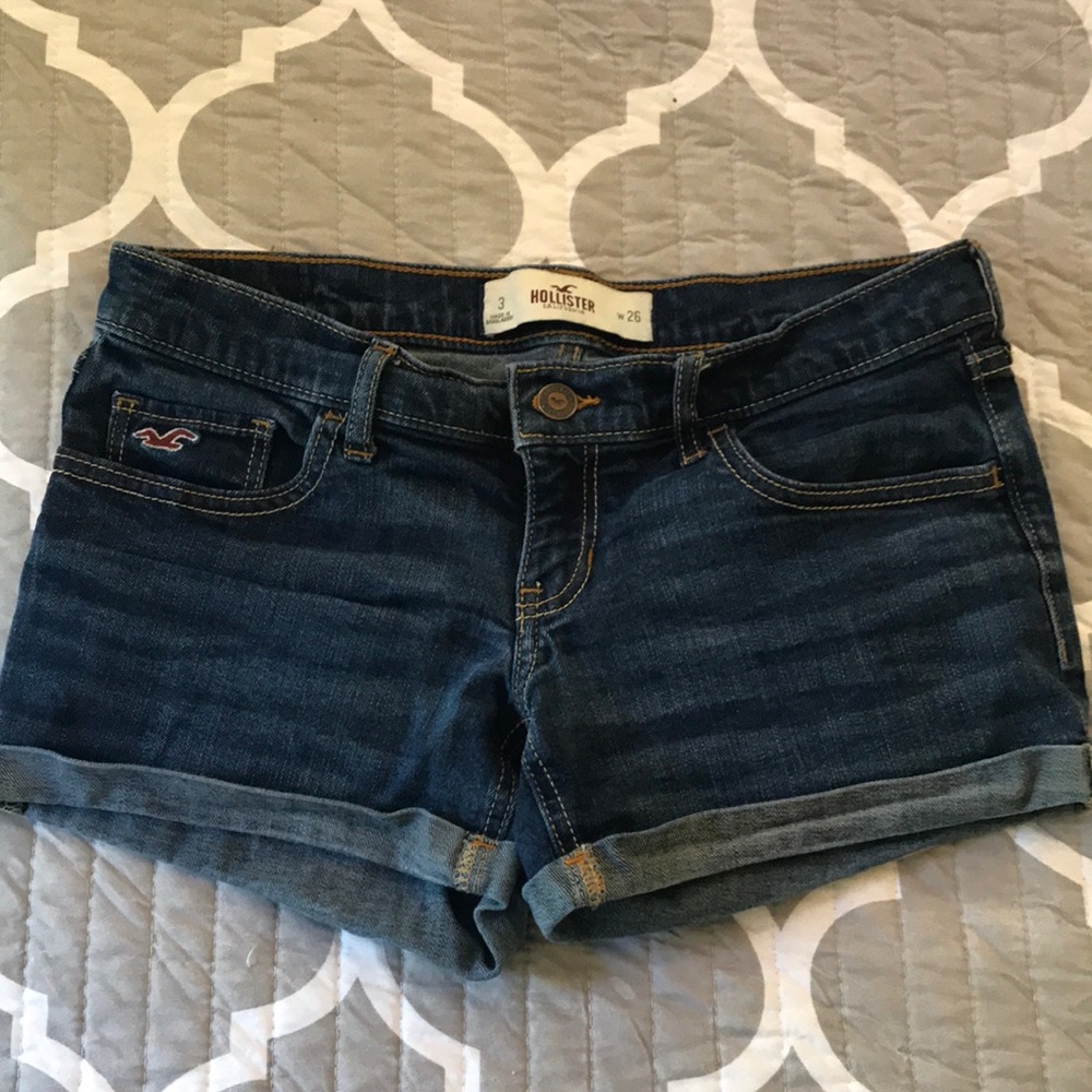 Hollister low-rise shorts