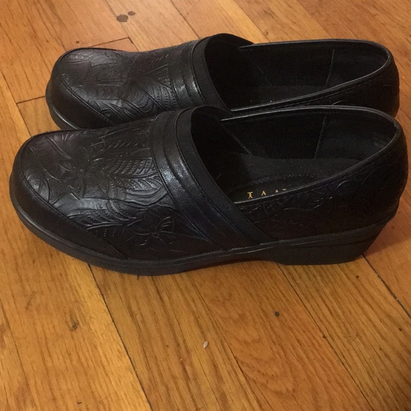 two pairs of professional clogs, NWOT! - Picture 6 of 8