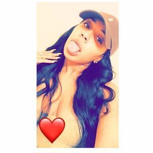 Meet your Posher, Deneisha