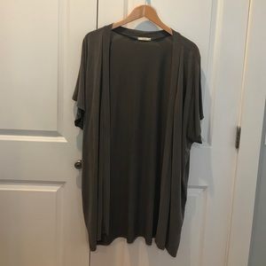 Lightweight charcoal shawl