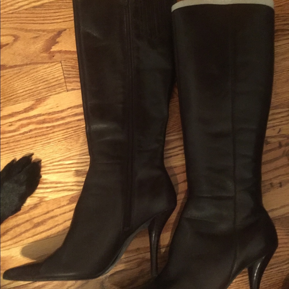Black leather heeled boots