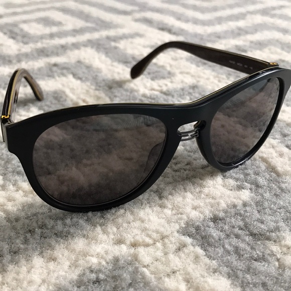 Fendi Sunglasses - Picture 3 of 7