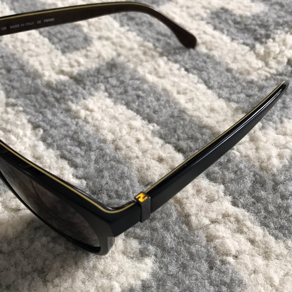 Fendi Sunglasses - Picture 4 of 7