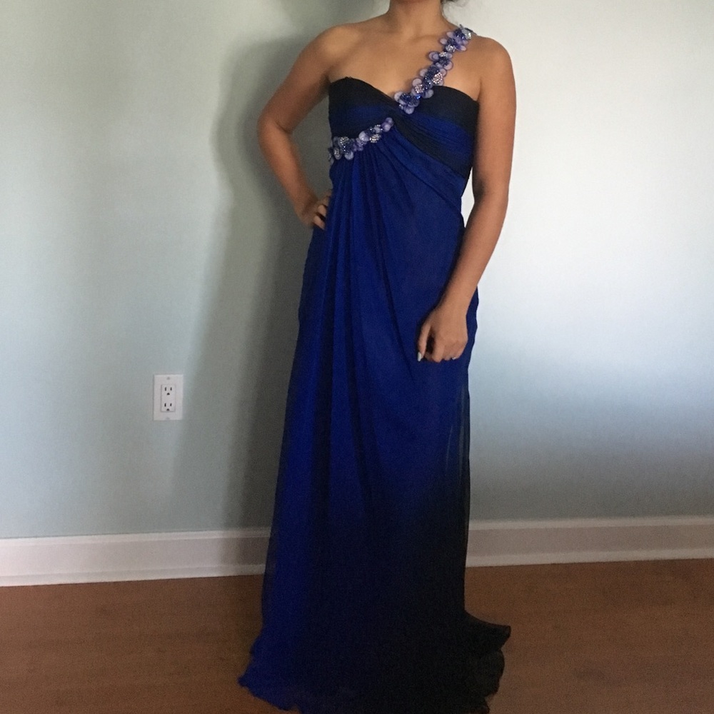 Cache event dress. LIKE NEW. WORN ONCE. FITS 2-4
