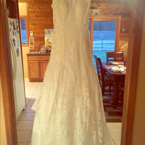 Brand new Allure wedding gown