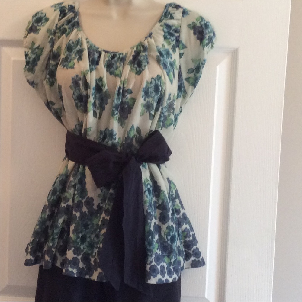 BLUE AND GREEN FLORAL TOP