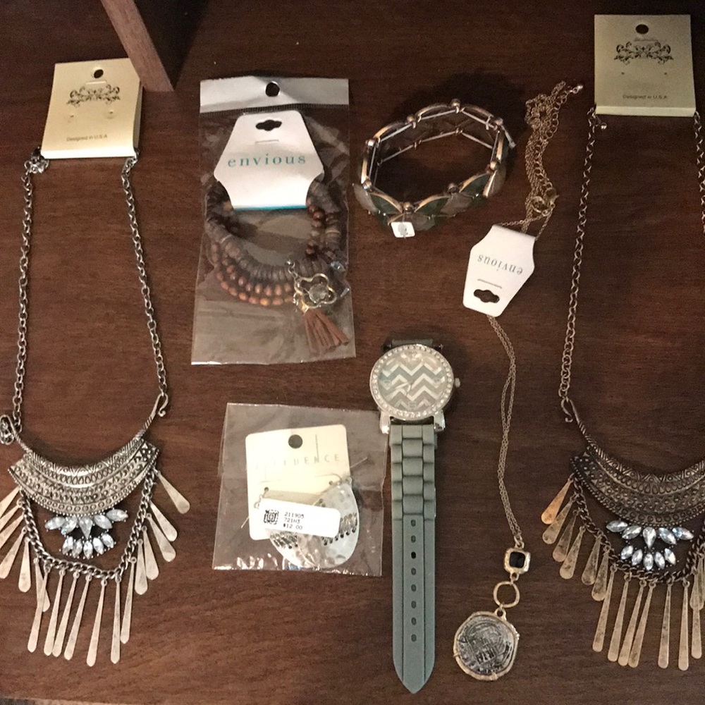 Lot of costume jewelry