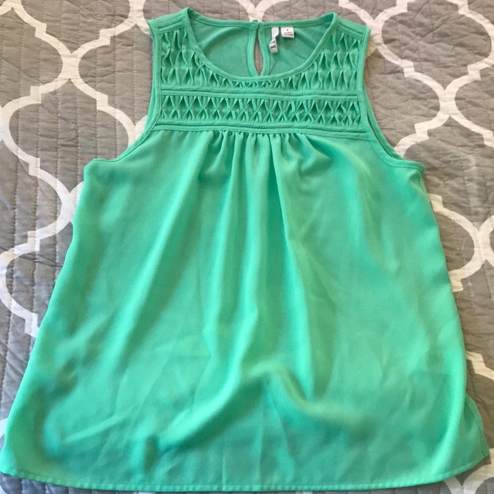NWOT Elle sleeveless top