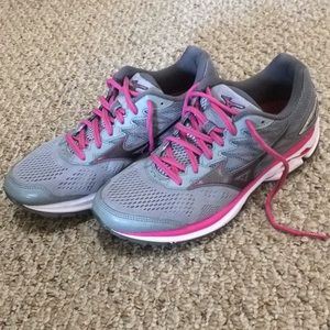 Women's Mizuno Wave Rider 20 gray/pink size 9