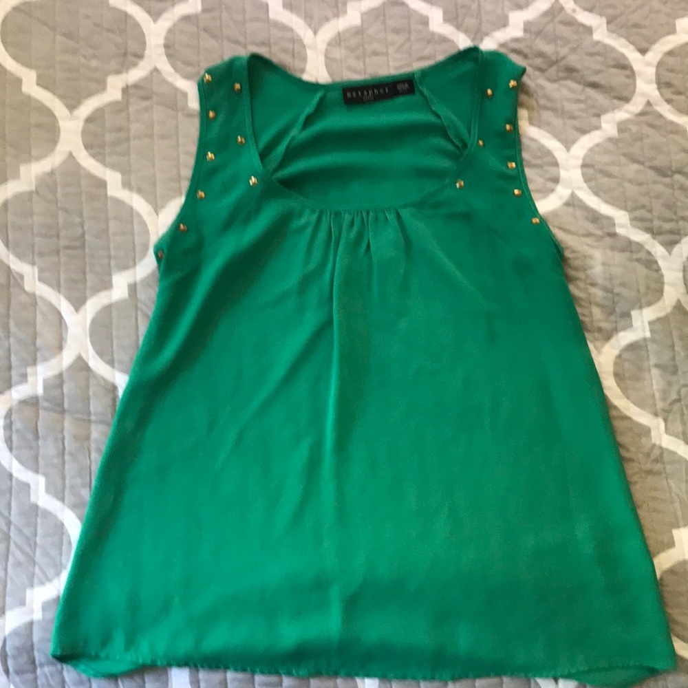 Long sleeveless blouse
