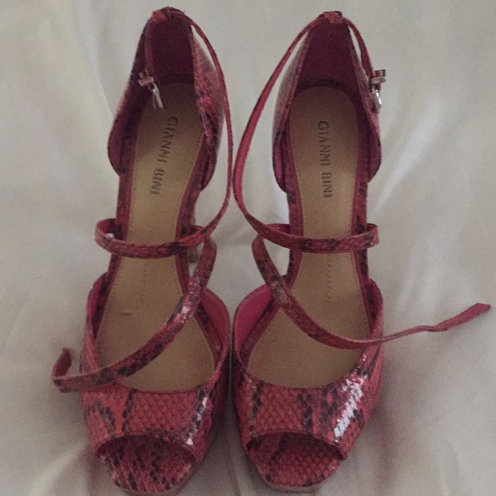 Brand new! Pink and black Gianni bini