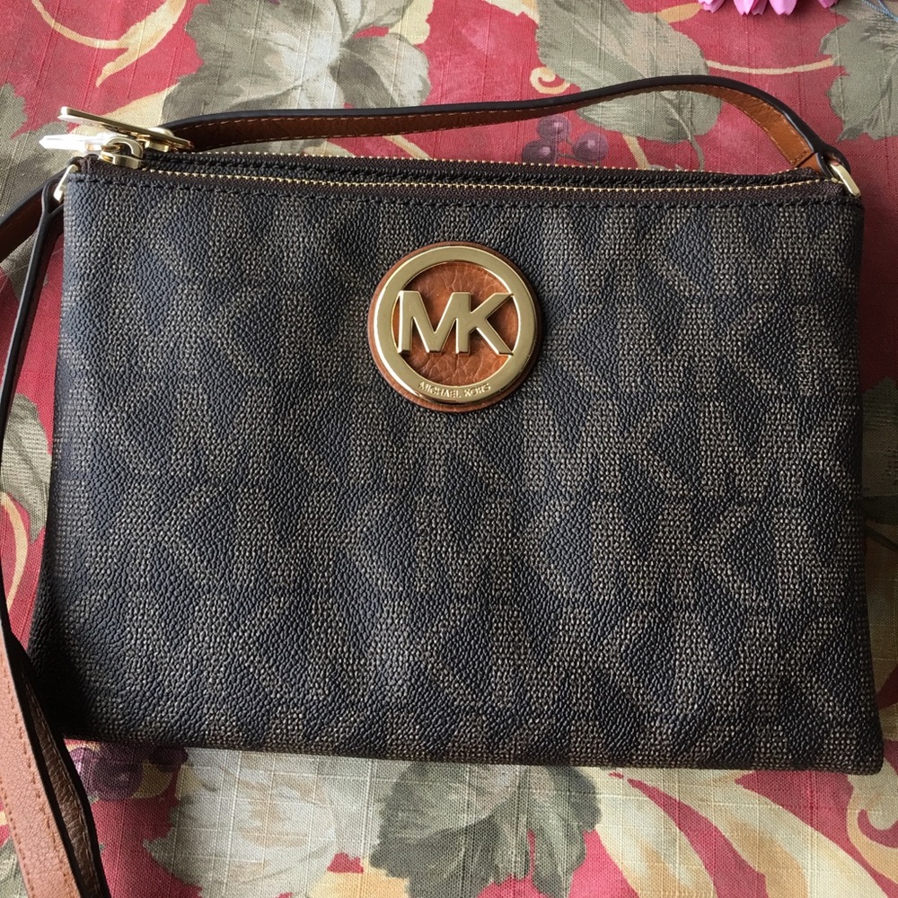 Brand New with Tag Michael Kors cross body purse