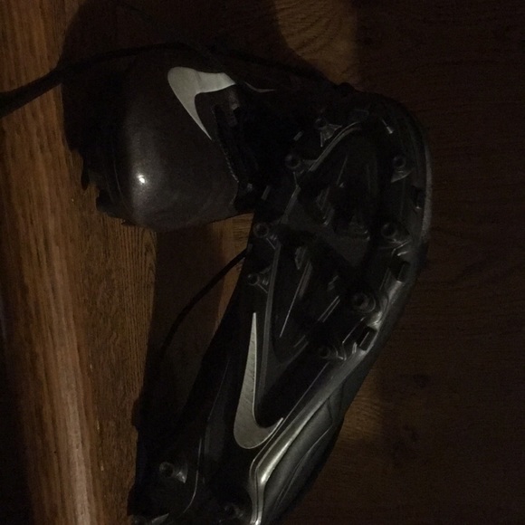 Nike football cleats - Picture 3 of 4