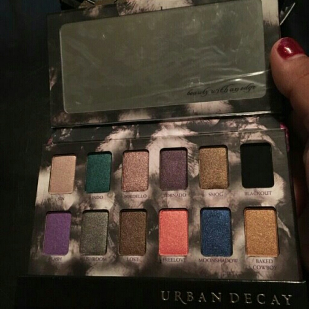 Urban Decay Nocturnal Shadow Box💕