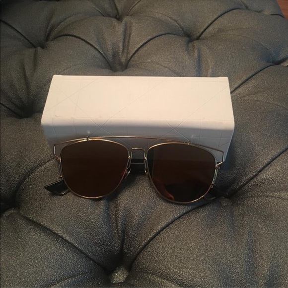 Dior Technologic gold sunglasses πππ - Picture 5 of 8