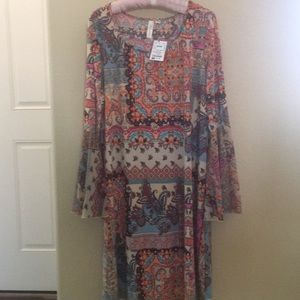 Mini dress with flowy sleeves