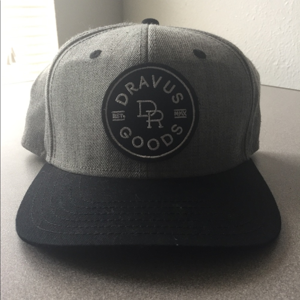 Dravus Snapback