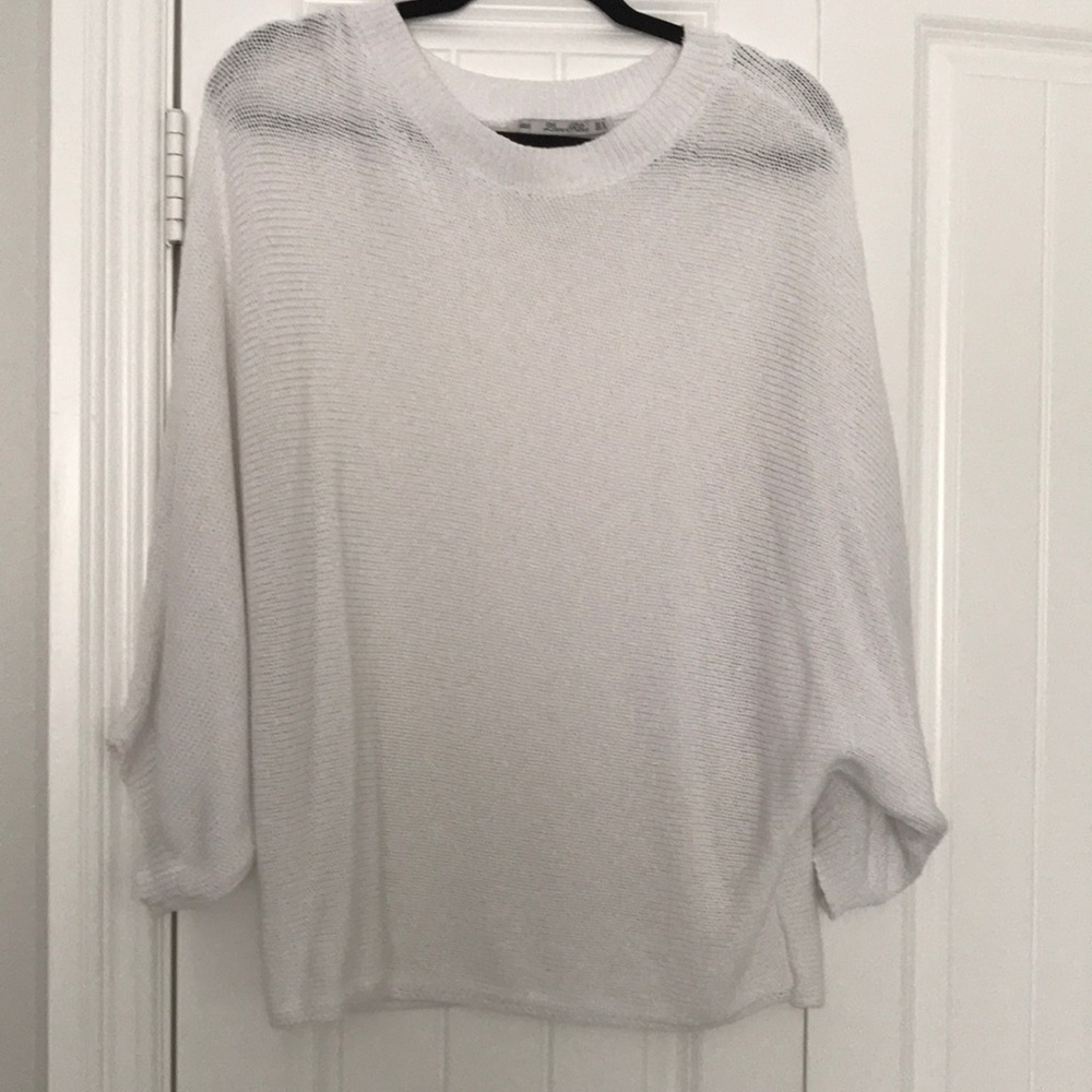 White Zara sweater sz M