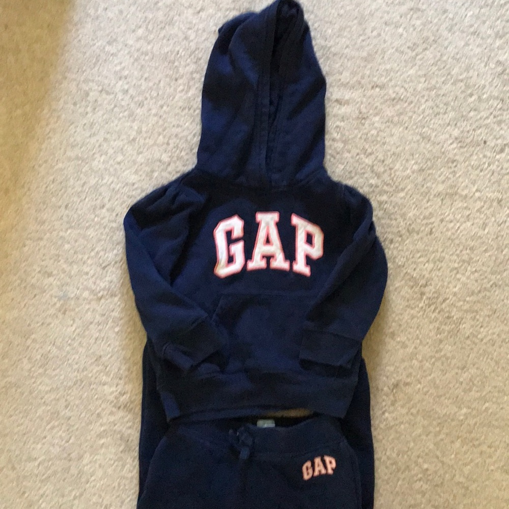 Gap sweatsuit