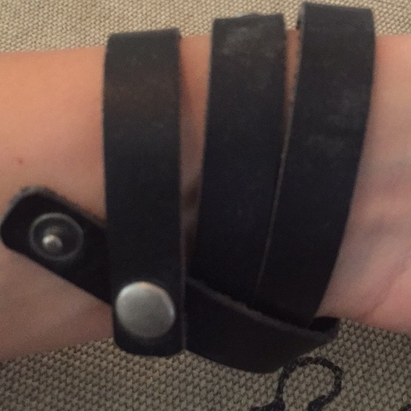 Leather bracelet - Picture 2 of 4