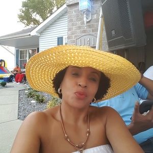 Meet your Posher, Bernarda