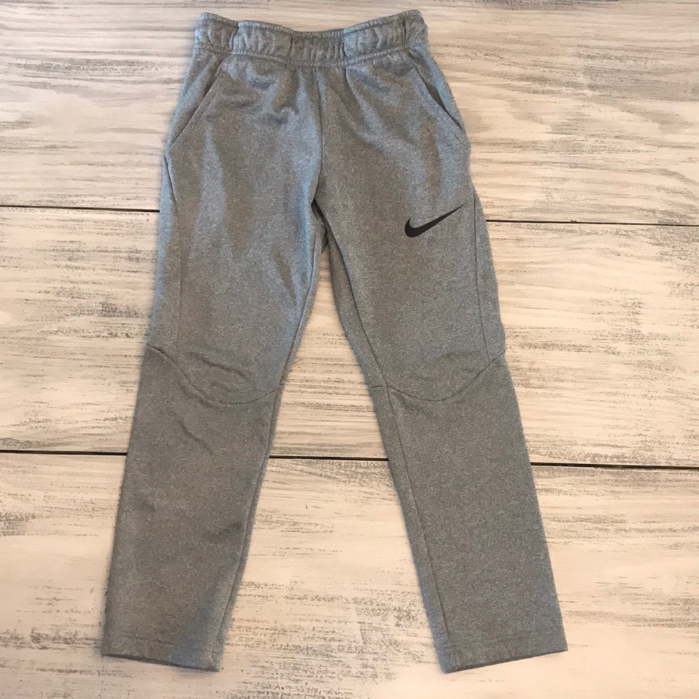 Boys grey Nike sweatpants