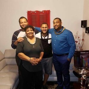 Meet your Posher, Carlos