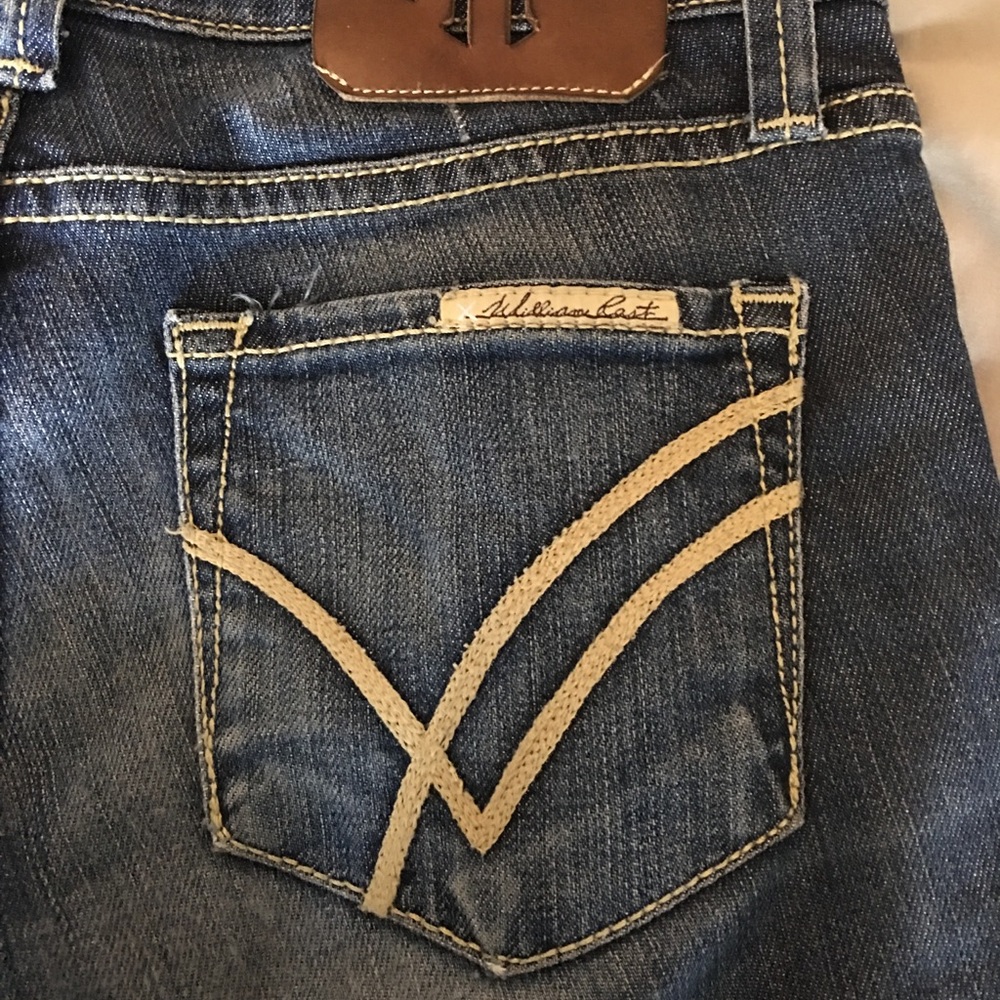 William Rast medium wash straight leg jeans 👖 - Picture 2 of 6