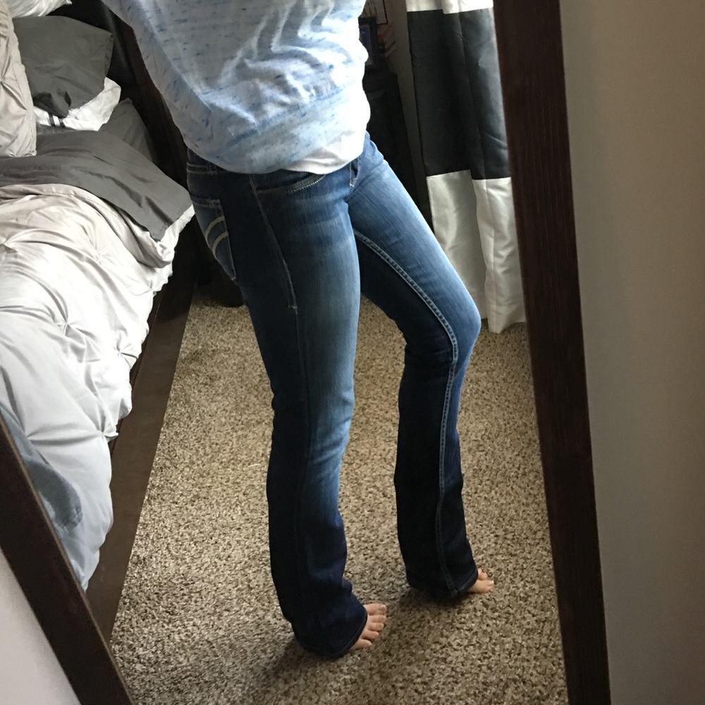 William Rast medium wash straight leg jeans 👖