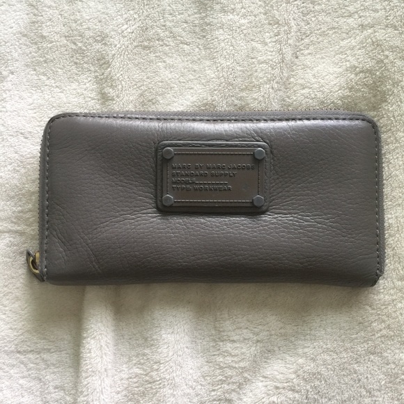 marc jacobs gray wallet