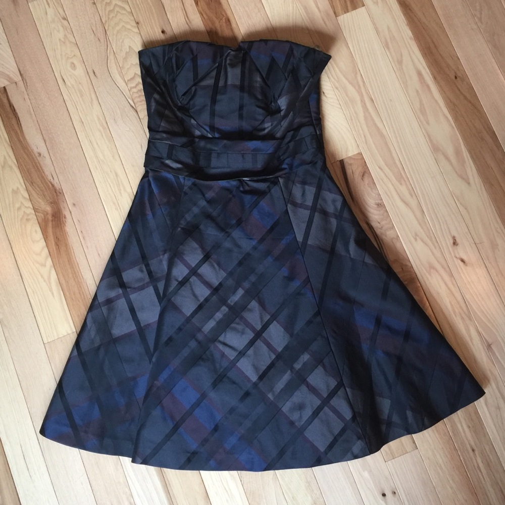 Karen Millen Black Plaid Cocktail Dress. Size 2/4